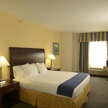 Holiday Inn Express & Suites Wilson-Downtown By Ihg Buitenkant foto