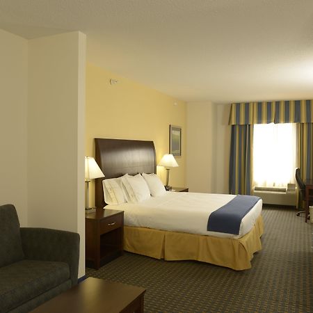Holiday Inn Express & Suites Wilson-Downtown By Ihg Buitenkant foto