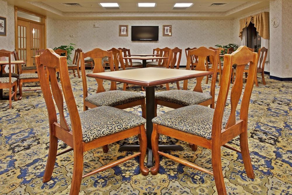 Holiday Inn Express & Suites Wilson-Downtown By Ihg Buitenkant foto