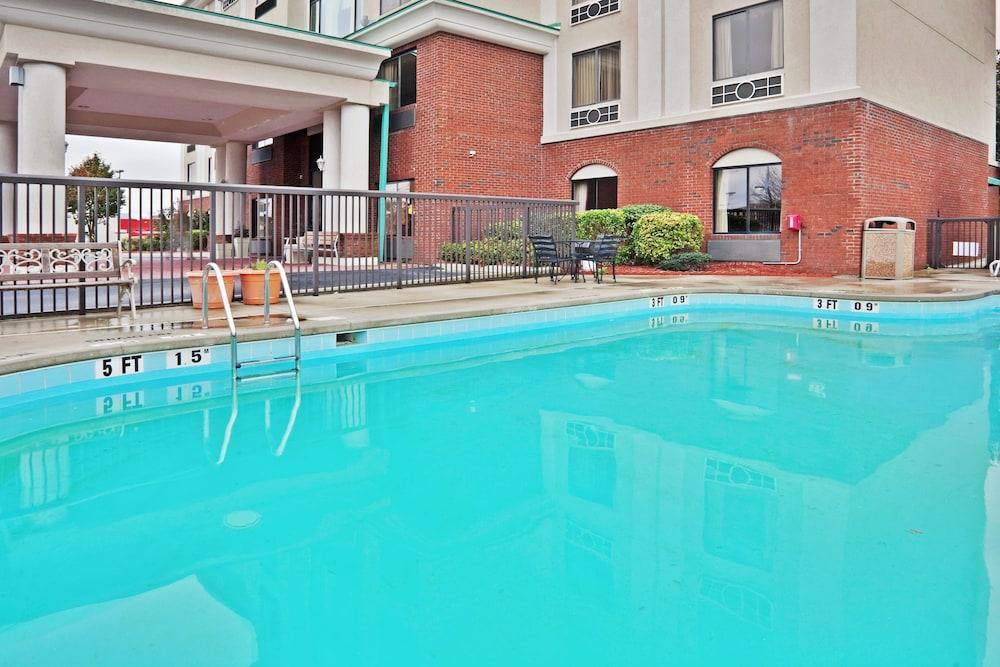 Holiday Inn Express & Suites Wilson-Downtown By Ihg Buitenkant foto