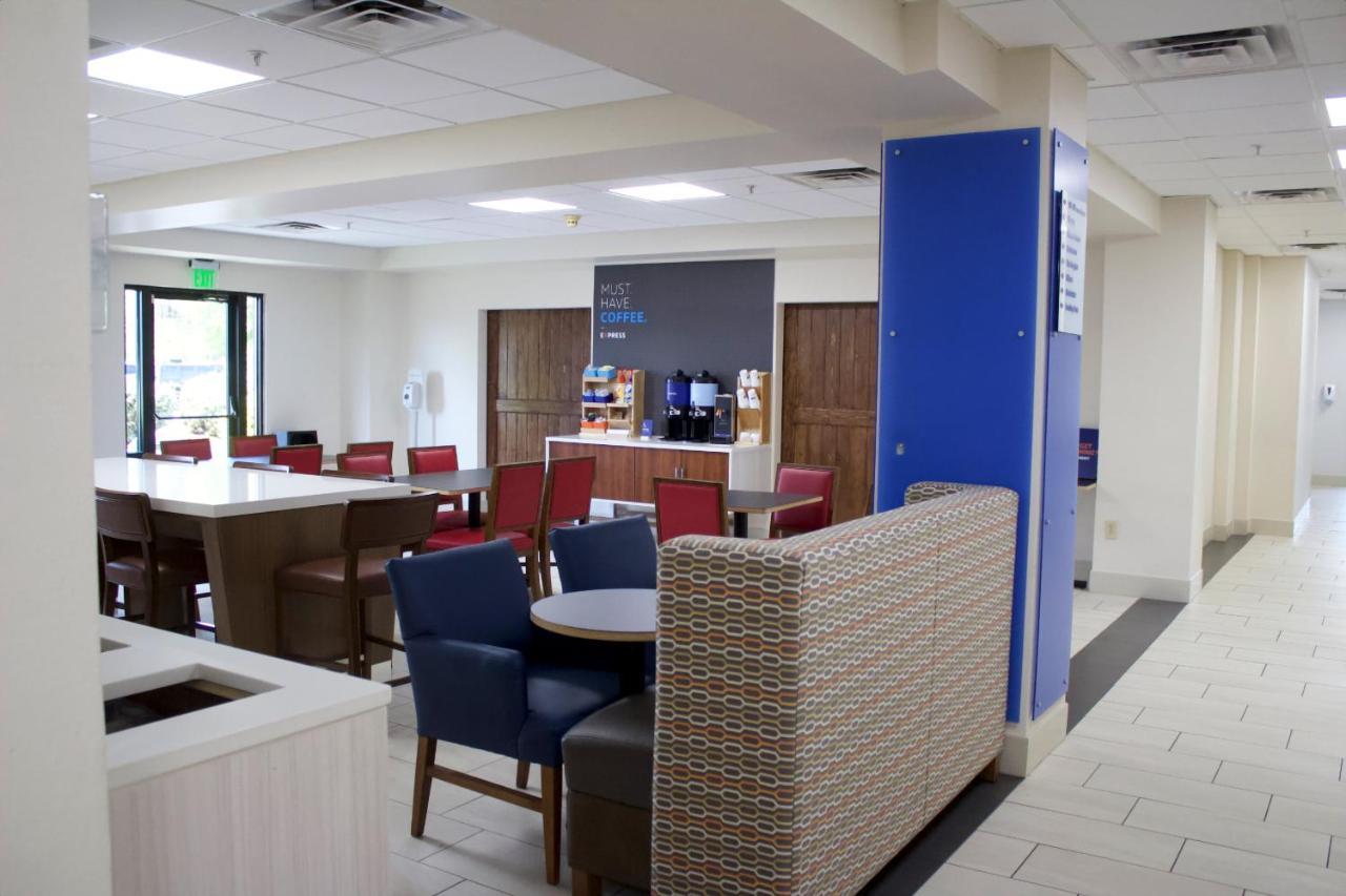 Holiday Inn Express & Suites Wilson-Downtown By Ihg Buitenkant foto