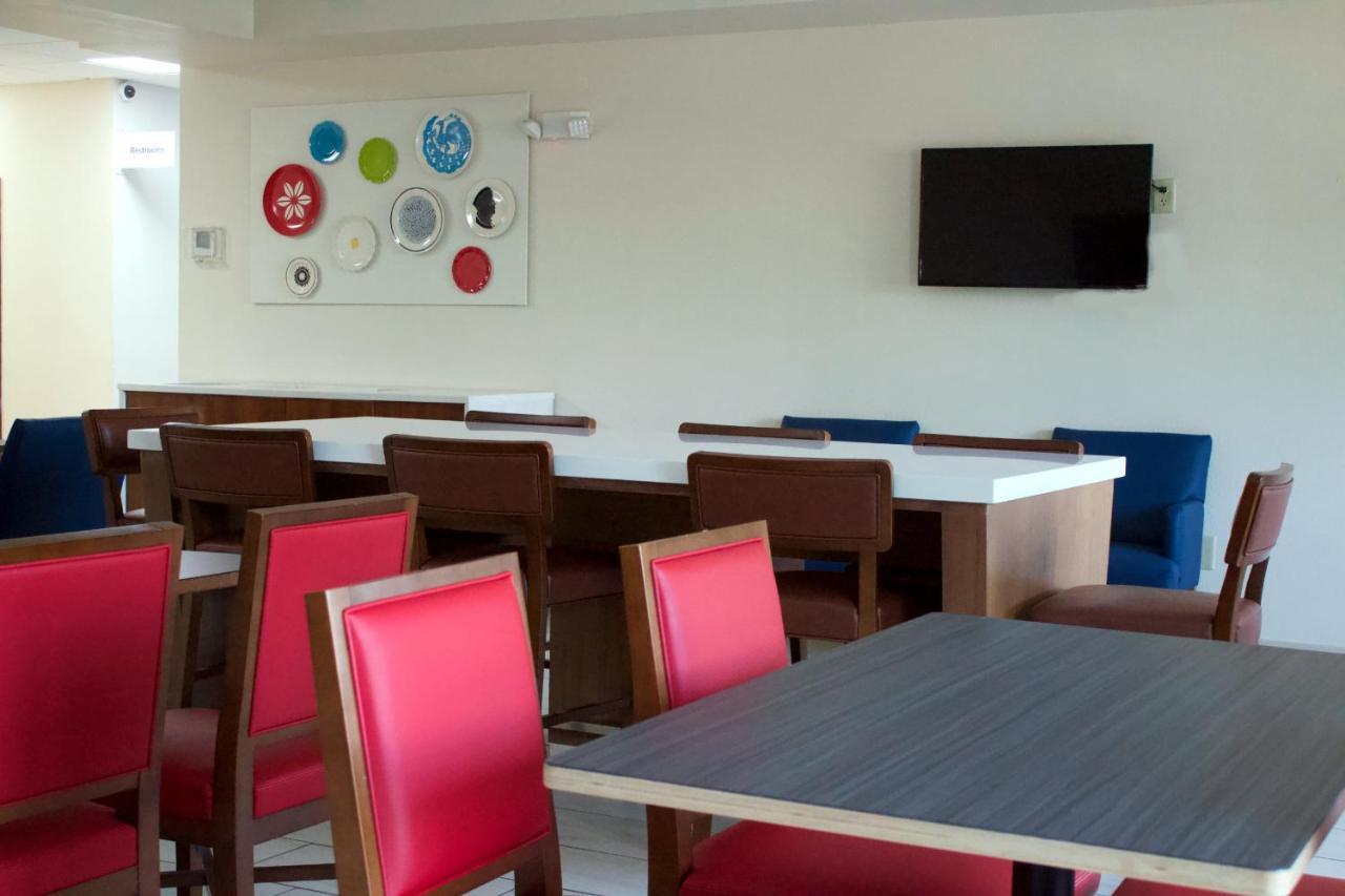 Holiday Inn Express & Suites Wilson-Downtown By Ihg Buitenkant foto