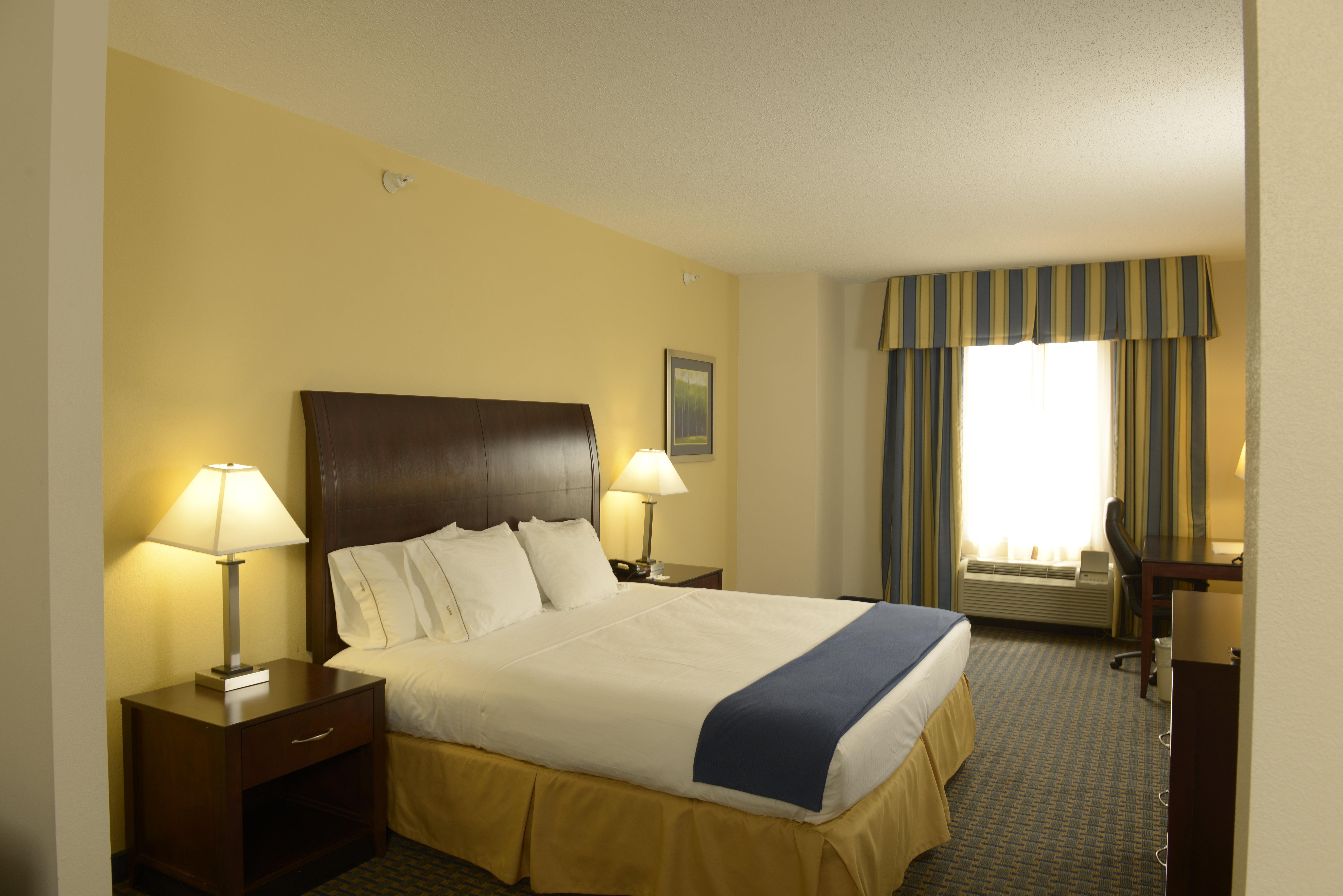 Holiday Inn Express & Suites Wilson-Downtown By Ihg Buitenkant foto