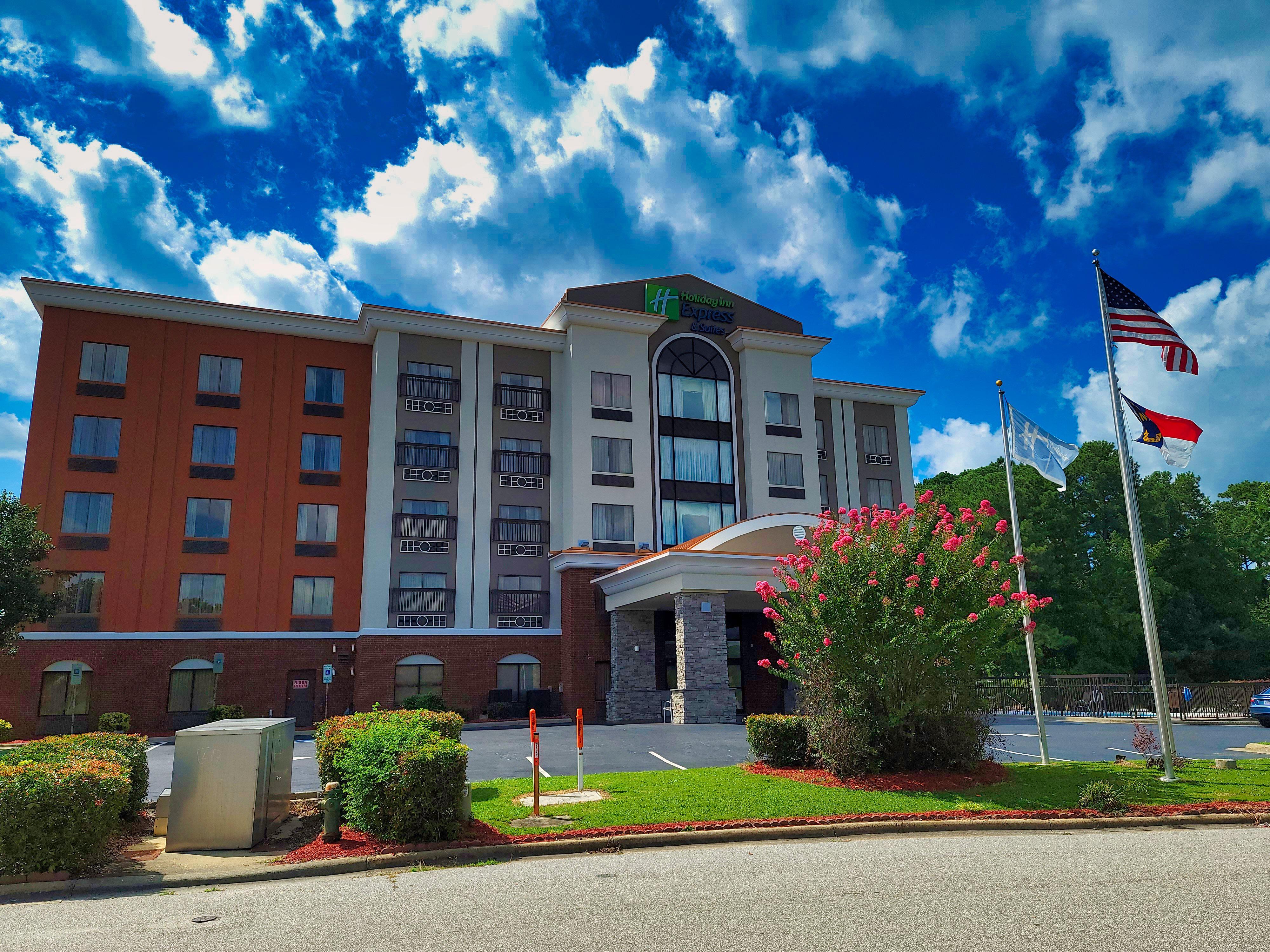 Holiday Inn Express & Suites Wilson-Downtown By Ihg Buitenkant foto