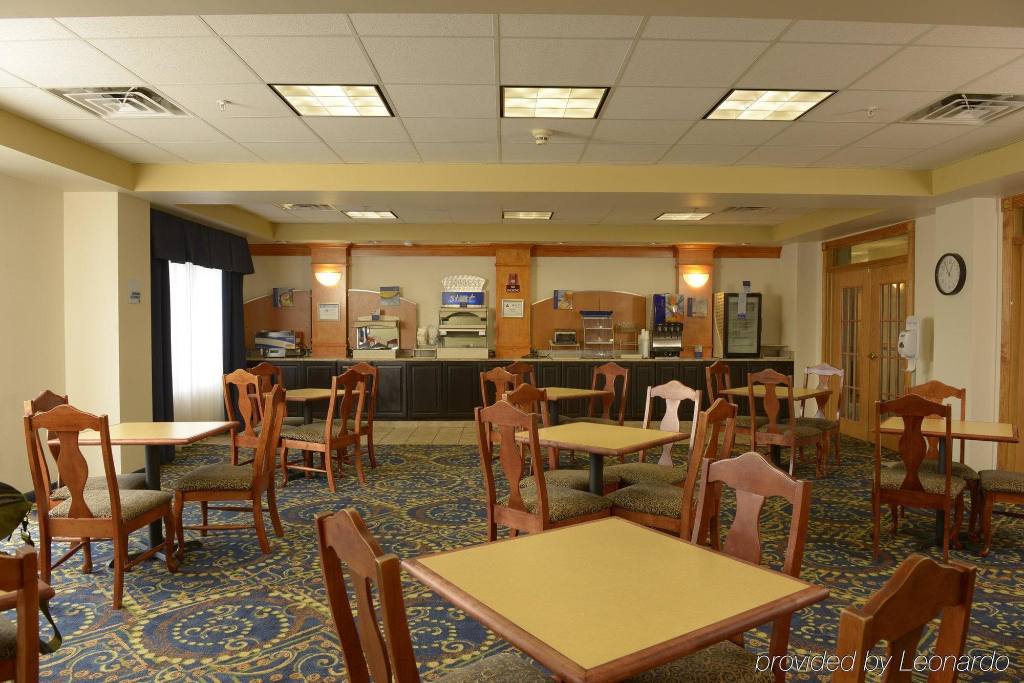 Holiday Inn Express & Suites Wilson-Downtown By Ihg Buitenkant foto